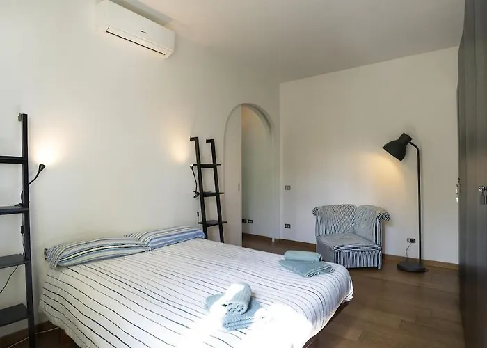 Bright And Spacious Penthouse With Private Terrace