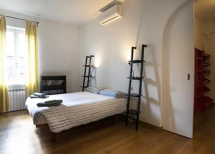 Bright And Spacious Penthouse With Private Terrace Apartment Rom